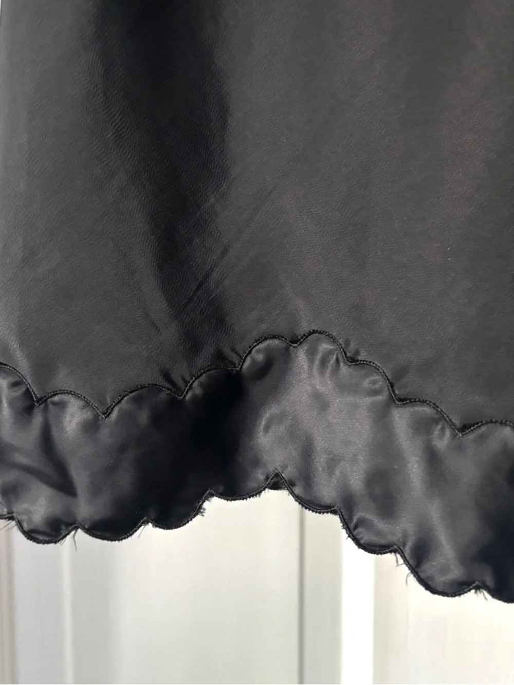 Vintage 70s Lady Lynne Black Half Slip Scalloped Size Large - Picture 12 of 14